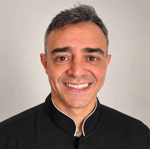 Dr. Carlos Eduardo F. P. F.